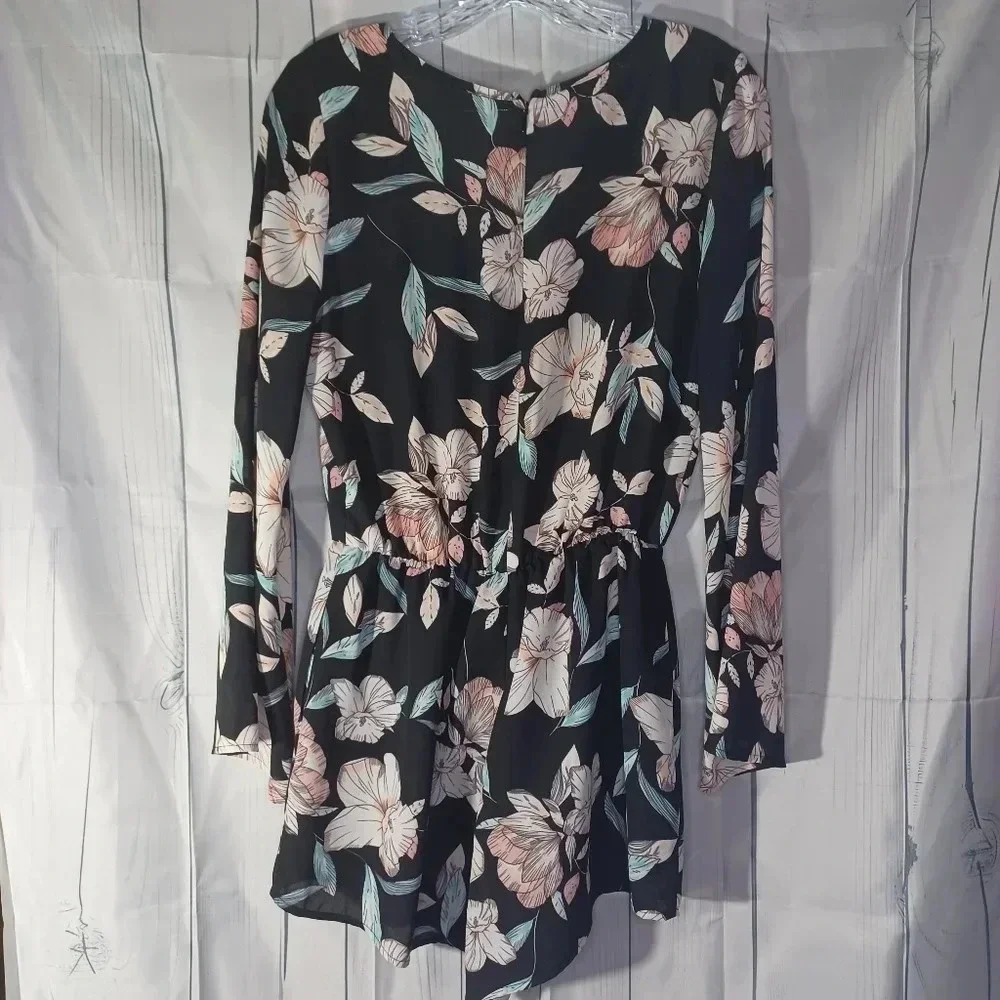 Decree bell sleeve boho floral tie front romper